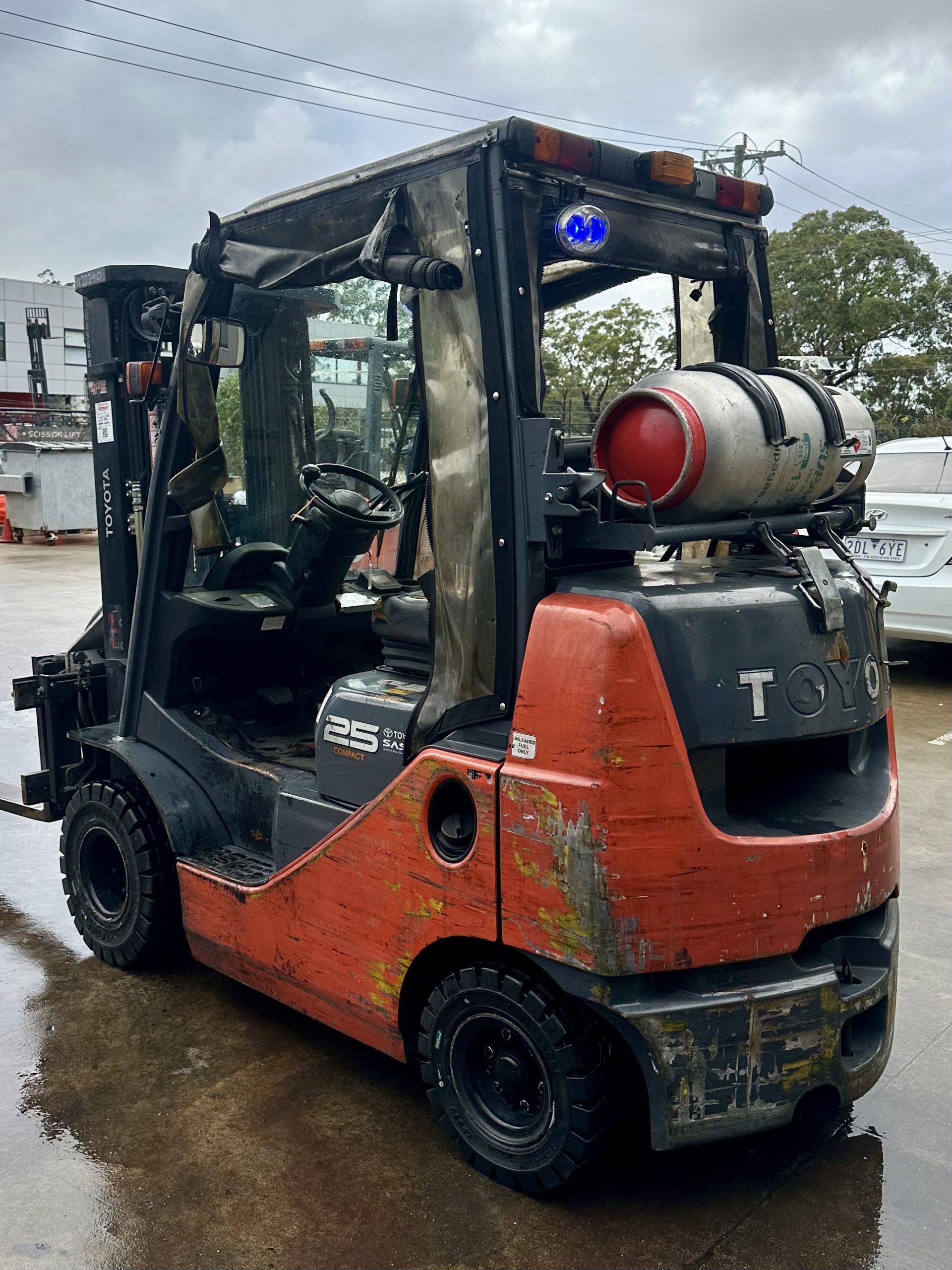 2020 Toyota 2.5T Forklift – 4.3m Lift – Side Shift & Rotator