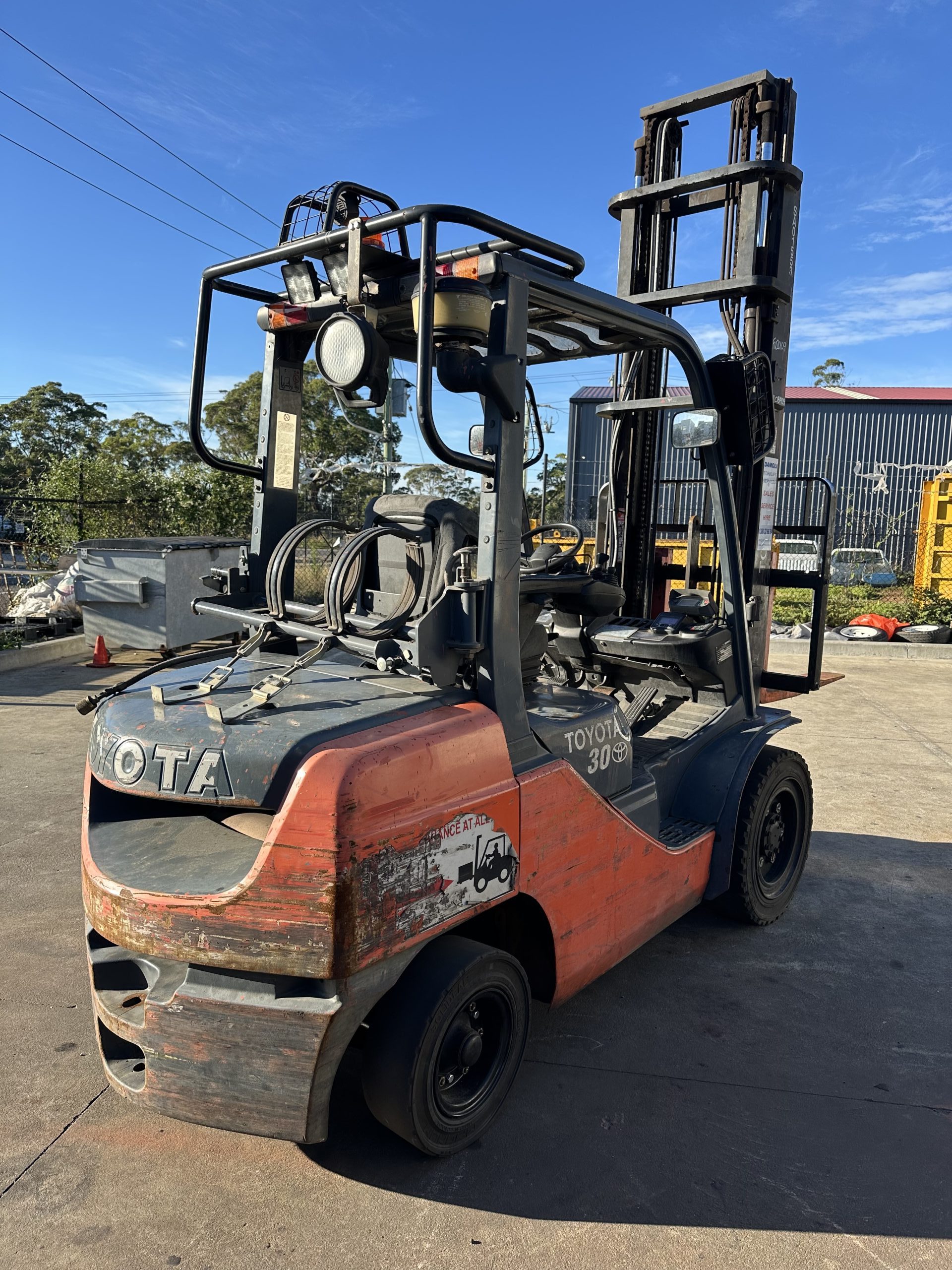 2015 Toyota 3.0T Forklift – 4.5m Lift – LPG – Side Shift