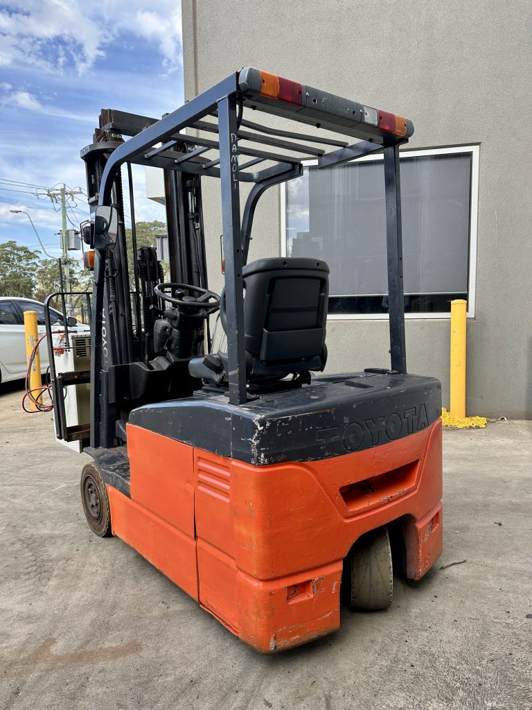 2013 Toyota 1.8T Electric Forklift – 4.7m Lift – Side Shift