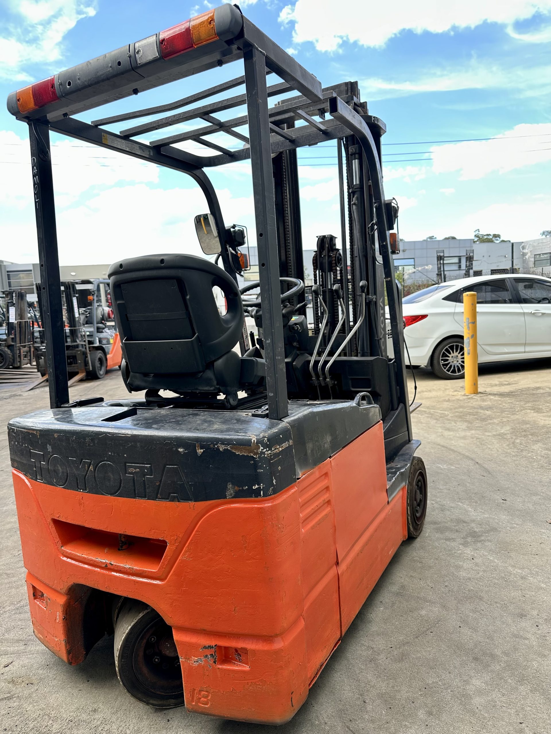 2013 Toyota 1.8T Electric Forklift – 4.7m Lift – Side Shift