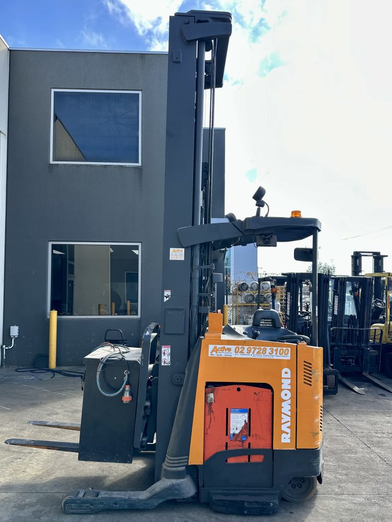 2012 Toyota Reach Forklift – 2.0 Tonne – 7.1m Lift – Electric-Side Shifter