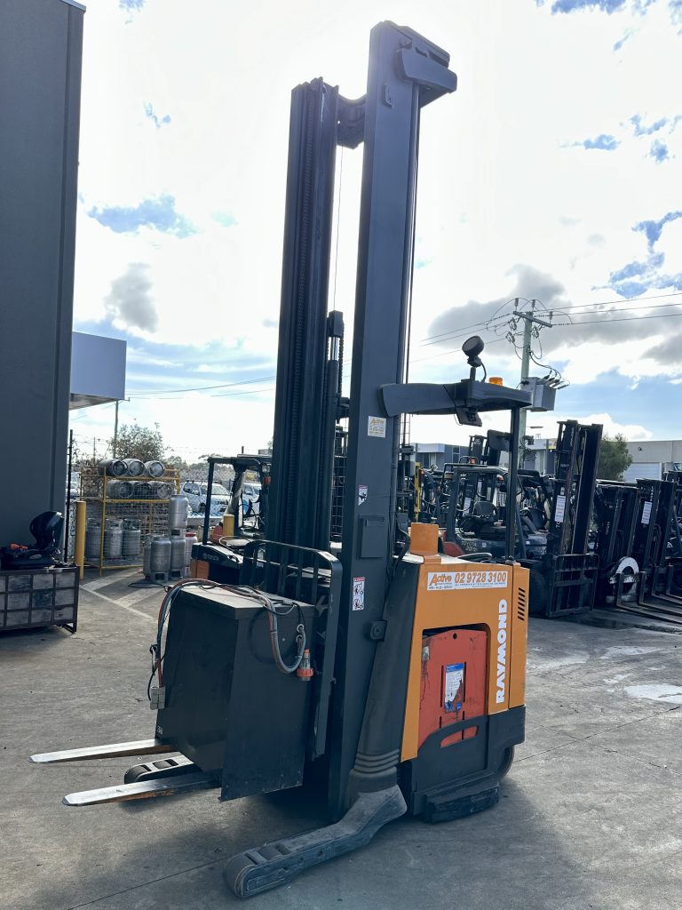 2012 Toyota Reach Forklift – 2.0 Tonne – 7.1m Lift – Electric-Side Shifter