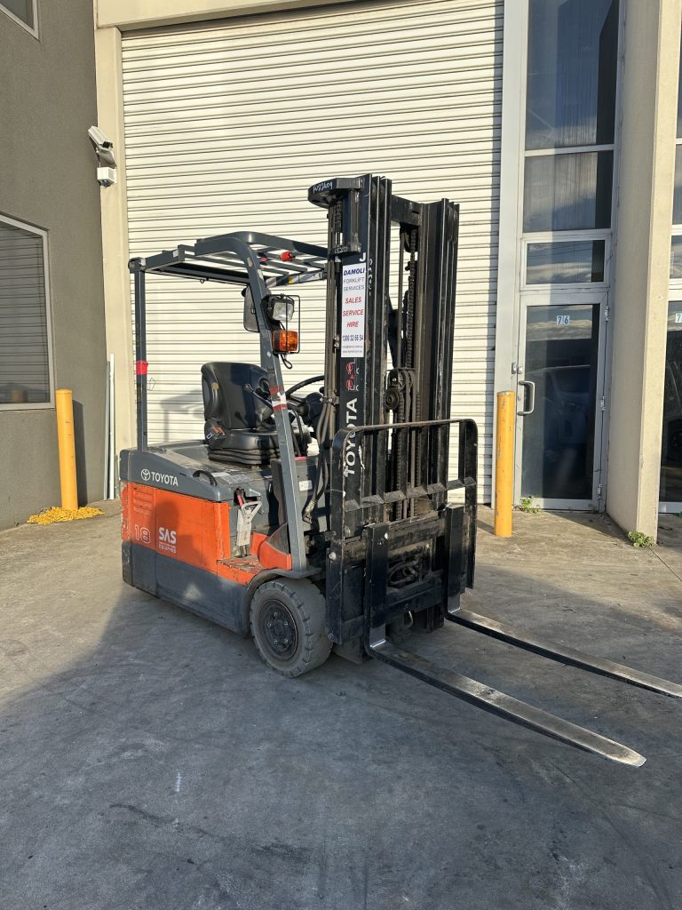 2014 Toyota 1.8T Electric Forklift – 4.7m Lift – Side Shift – Container Mast
