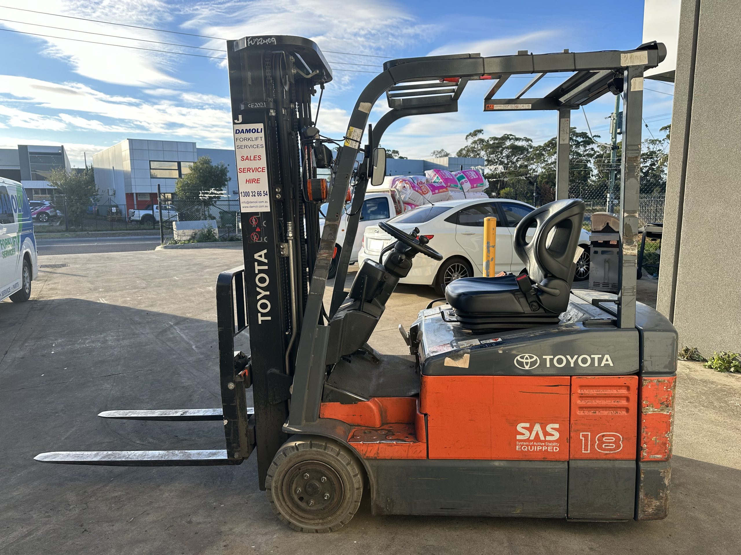 2014 Toyota 1.8T Electric Forklift – 4.7m Lift – Side Shift – Container Mast