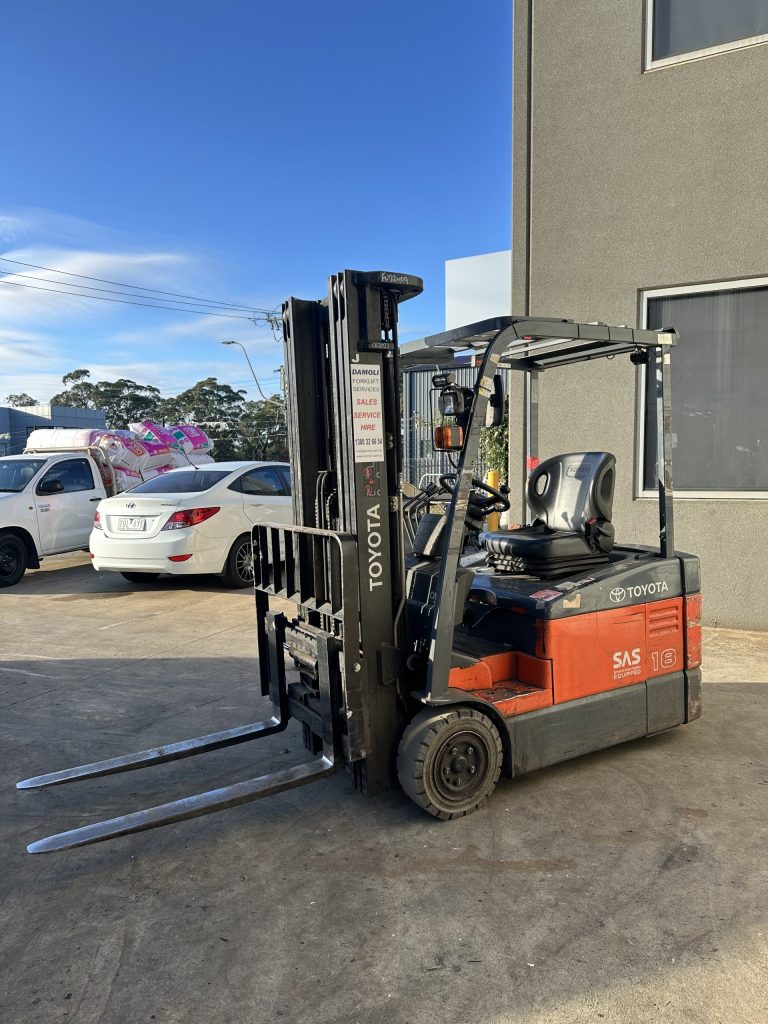 2014 Toyota 1.8T Electric Forklift – 4.7m Lift – Side Shift – Container Mast