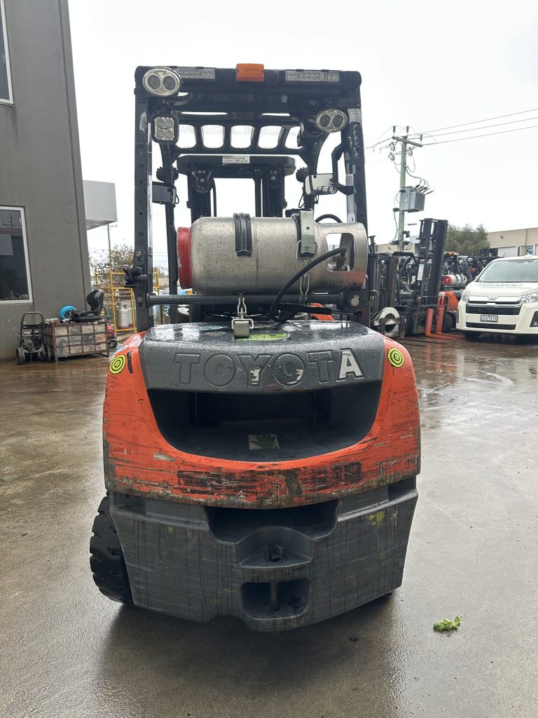 2018 Toyota 3.0T LPG Forklift – 4.5m Lift – Side Shift & Fork Positioner