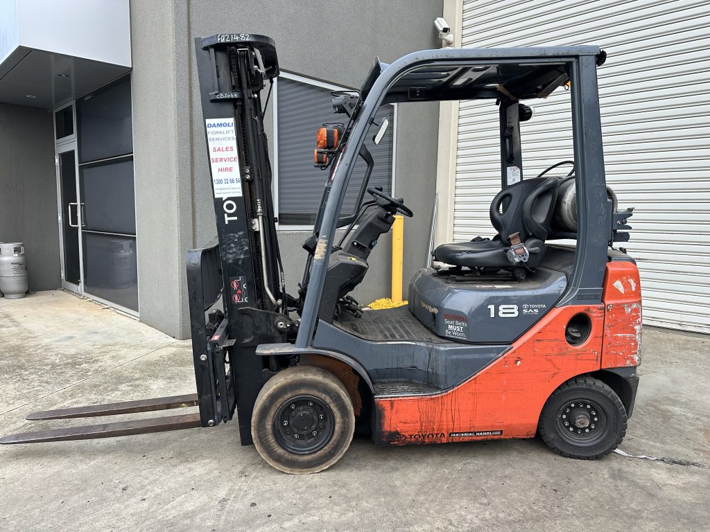 2016 Toyota 1.8T LPG Forklift – 4.5m Lift – Side Shifter-Container Mast