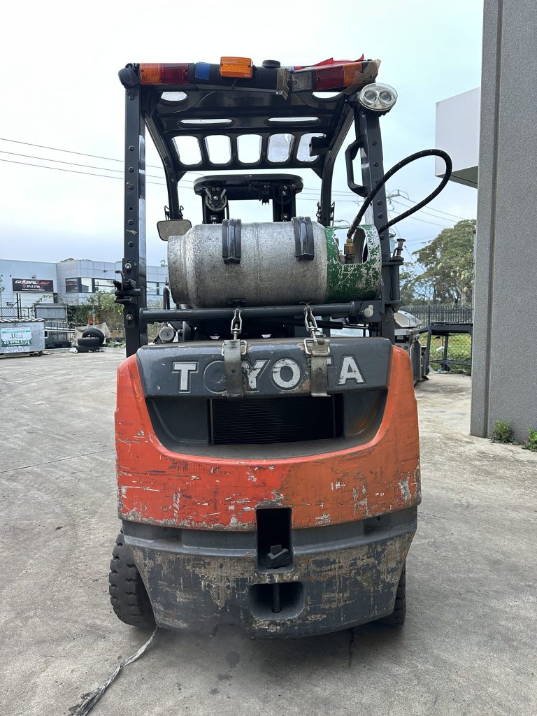 2016 Toyota 1.8T LPG Forklift – 4.5m Lift – Side Shifter-Container Mast