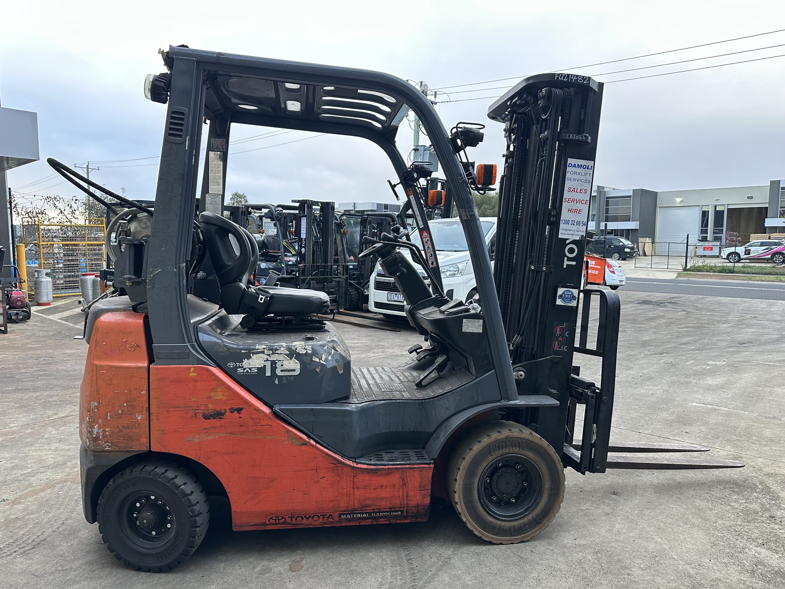 2016 Toyota 1.8T LPG Forklift – 4.5m Lift – Side Shifter-Container Mast