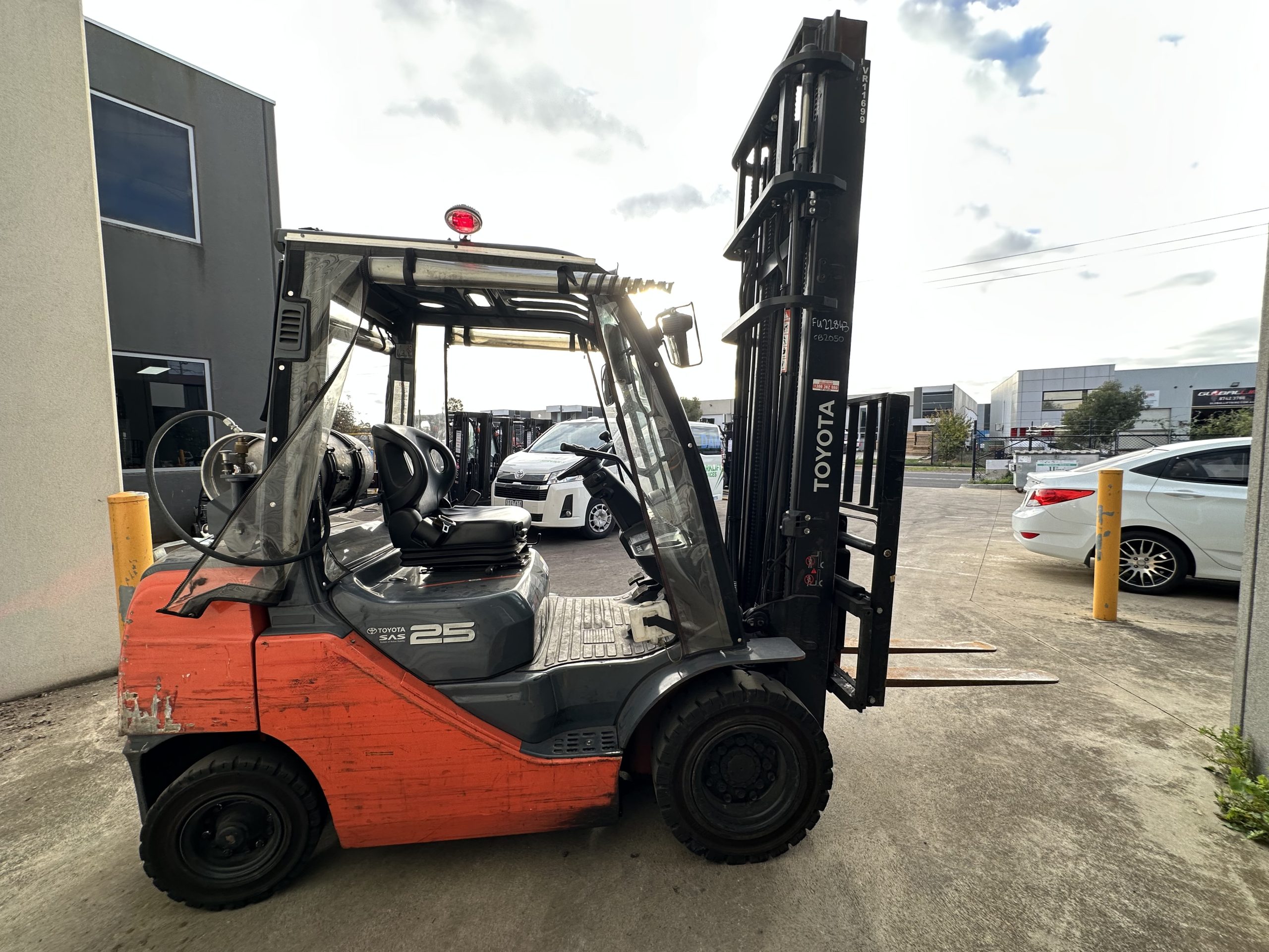 2021 Toyota (LPG) Forklift – 2.5 tonne – 4.5m Lift – Side Shift