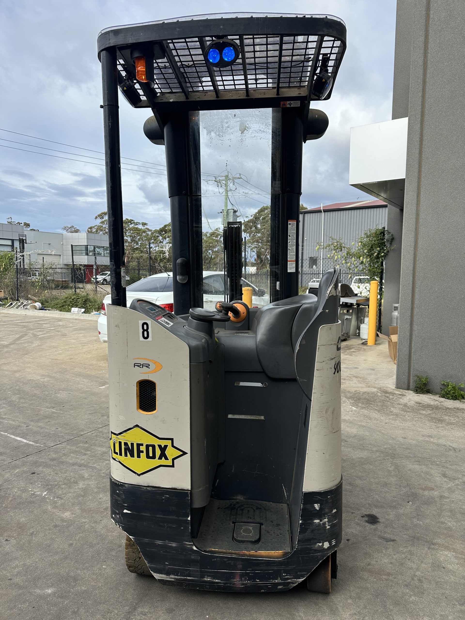 2015 Crown Reach Forklift – 2.0T Capacity – 6.09m Reach Height – Side Shift