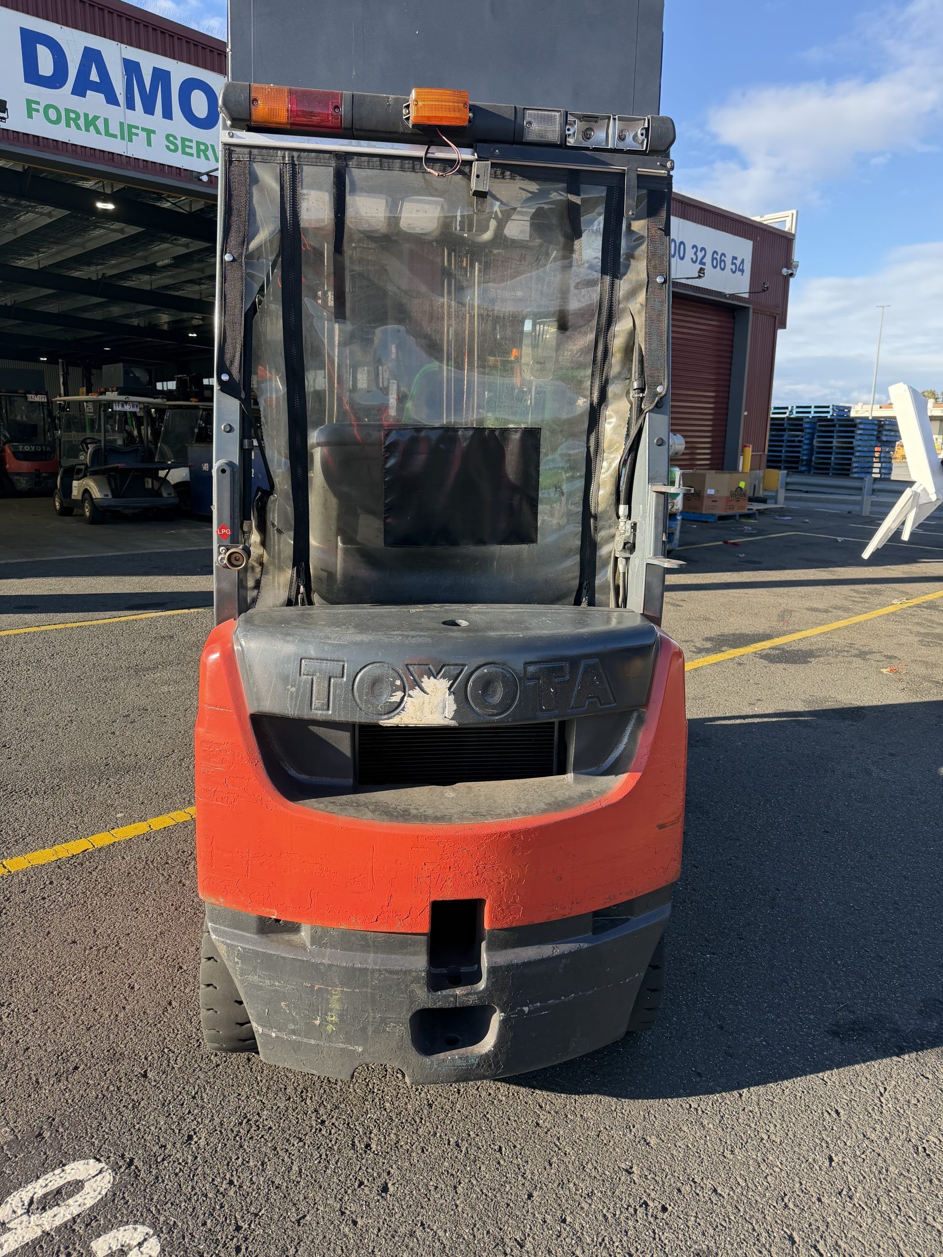 2018 Toyota (LPG) Forklift – 1.8 tonne – 3.7m Lift – Side Shift