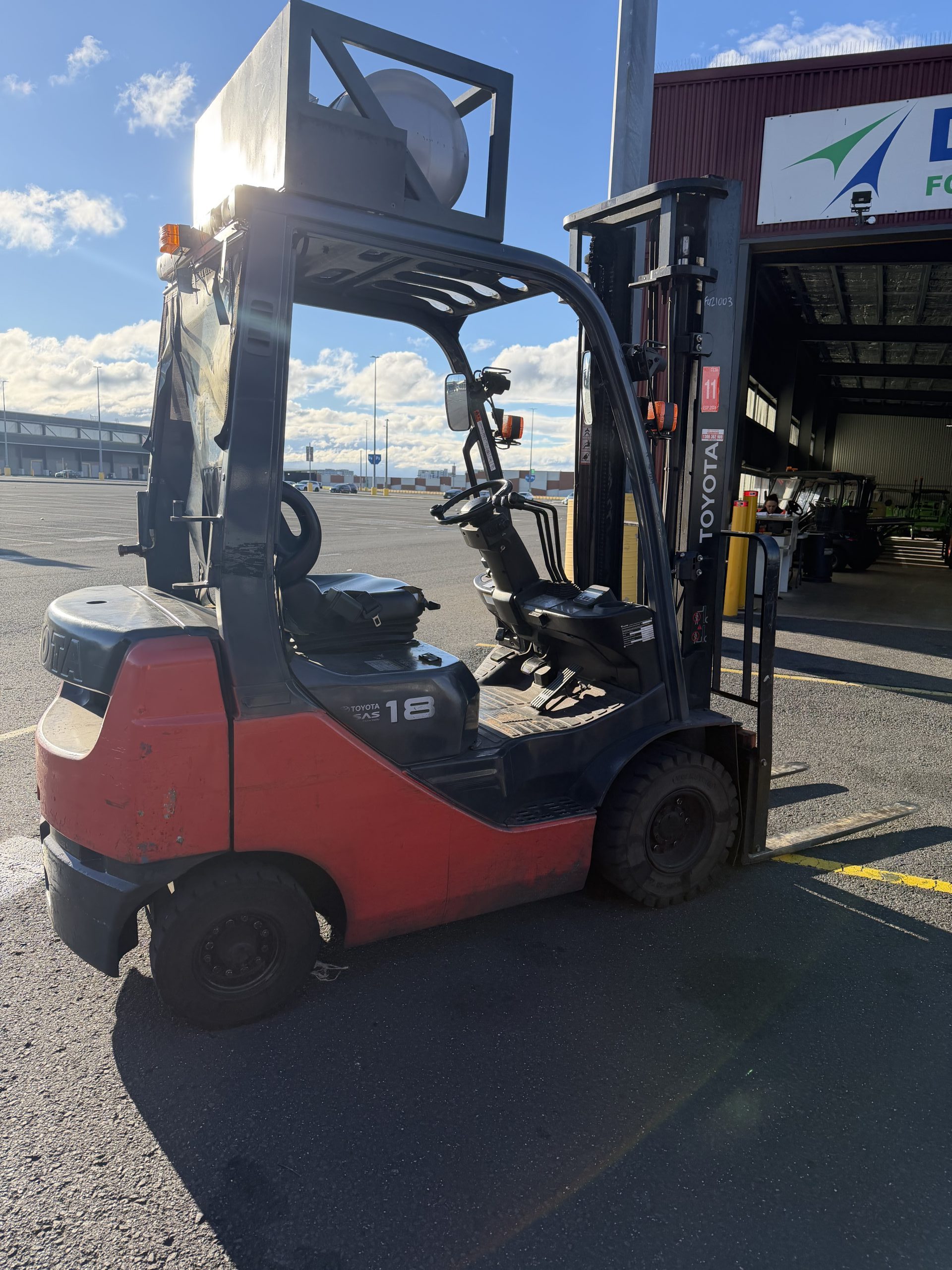 2018 Toyota (LPG) Forklift – 1.8 tonne – 3.7m Lift – Side Shift
