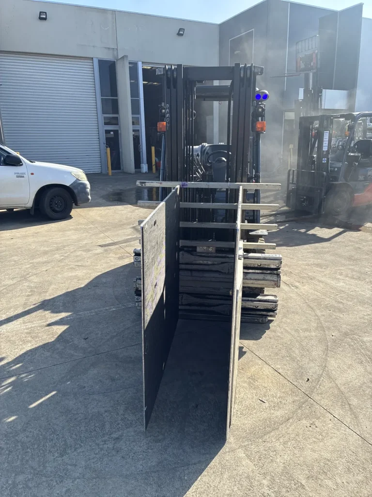 2017 Toyota 32-8FG25 2.5T LPG Forklift – 4.7m Container Mast, Clamp