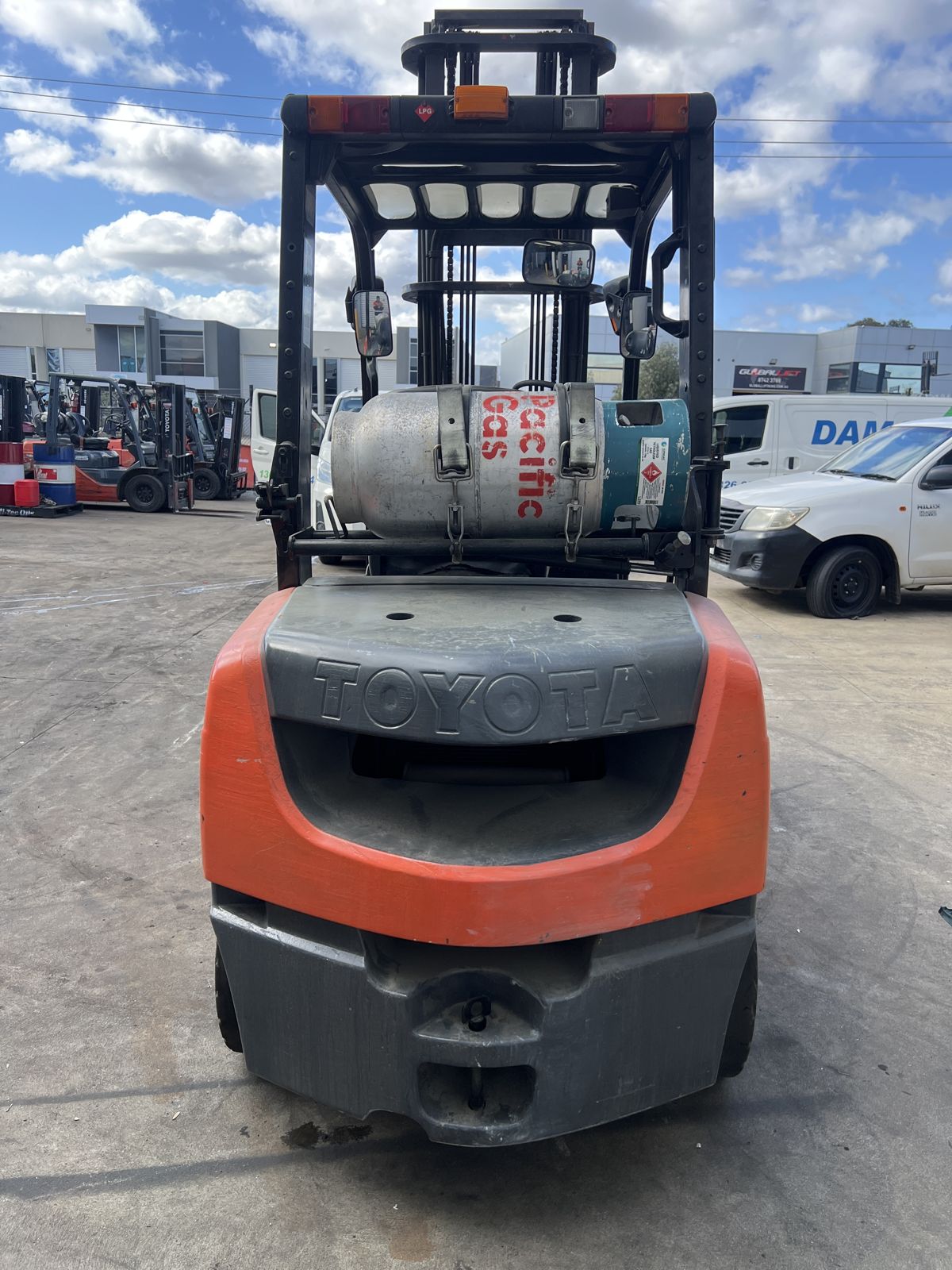 Used 2012 Toyota 32-8FG30 3.0 tonne LPG forklift with standard mast, stock CB2010, photo 3