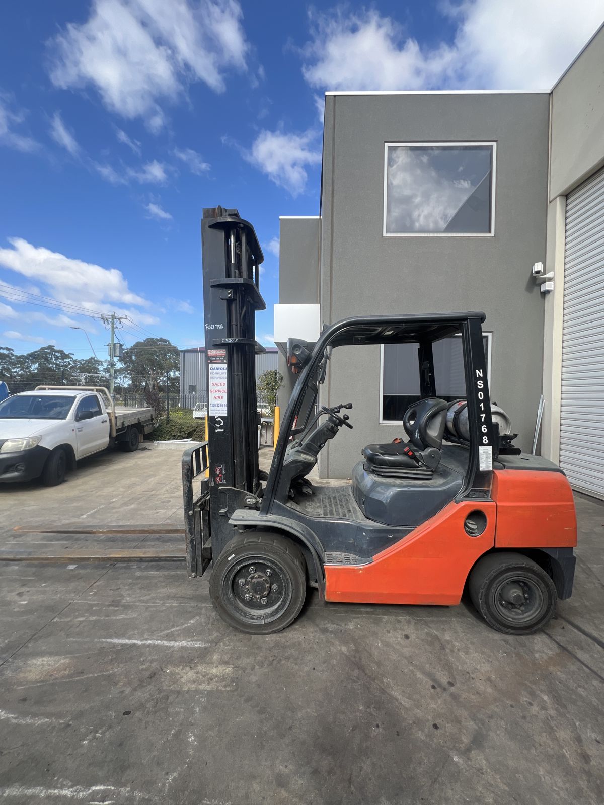 Used 2012 Toyota 32-8FG30 3.0 tonne LPG forklift with standard mast, stock CB2010, photo 4