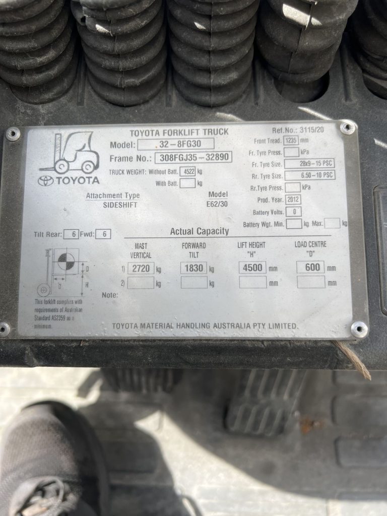 Used 2012 Toyota 32-8FG30 3.0 tonne LPG forklift with standard mast, stock CB2010, photo 7