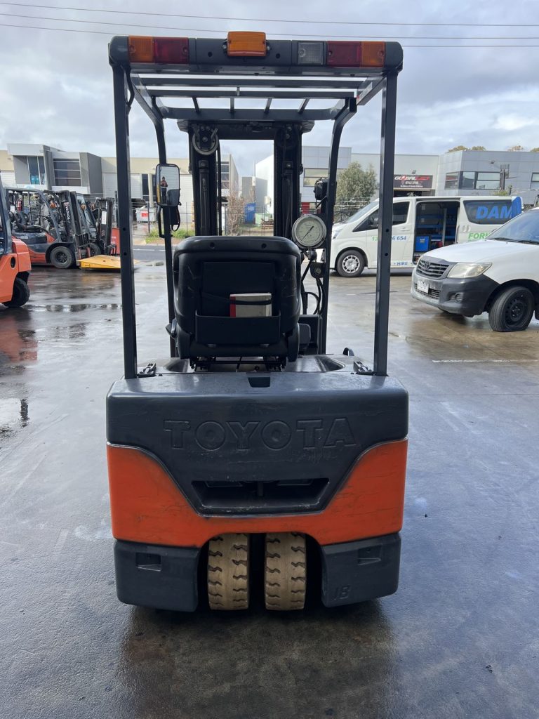 Used 2011 Toyota 7FBE18 1.8 tonne electric forklift with container mast, stock CE2074, photo 3