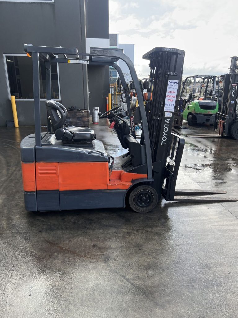Used 2011 Toyota 7FBE18 1.8 tonne electric forklift with container mast, stock CE2074, photo 7