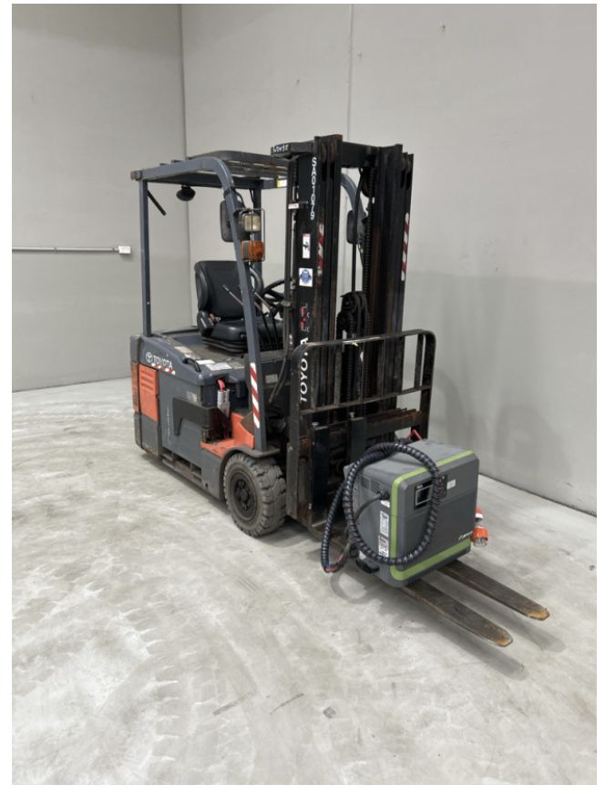 Used 2013 Toyota 7FBE18 1.8 tonne electric forklift with container mast, stock CE2129, photo 2