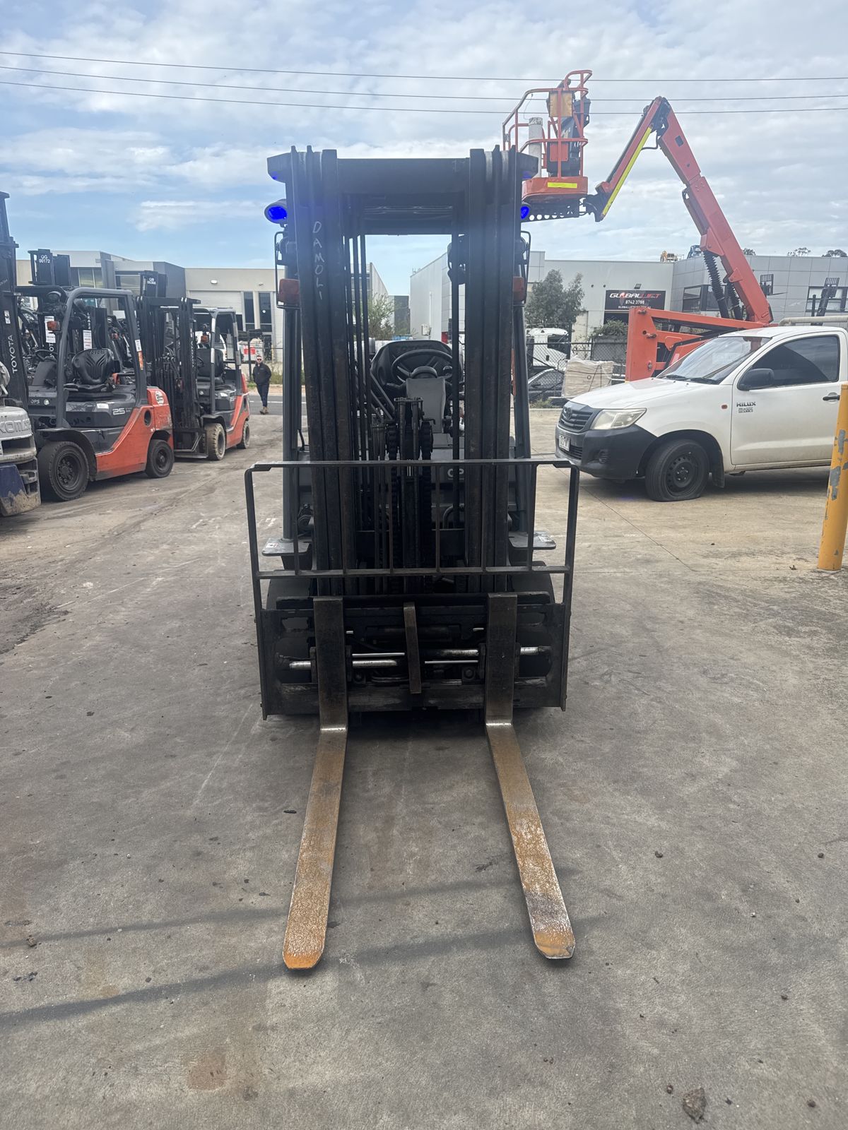 Used 2018 Toyota 32-8FG25 2.5 tonne LPG forklift with container mast, stock CE2138, photo 2