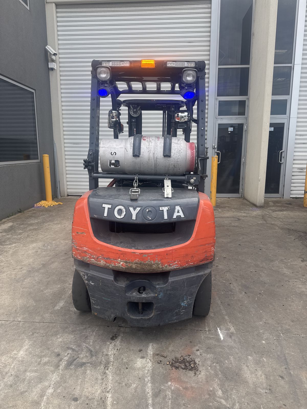 Used 2018 Toyota 32-8FG25 2.5 tonne LPG forklift with container mast, stock CE2138, photo 3