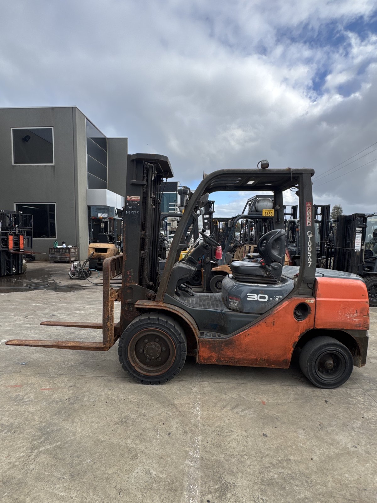 2023 Toyota 62-8FD30 3.0T Diesel Forklift – 4.7m Container Mast, Side Shift