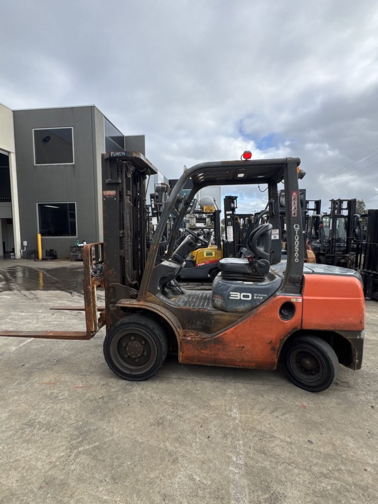 2023 Toyota 62-8FD30 3.0T Diesel Forklift – 4.7m Container Mast, Side Shift