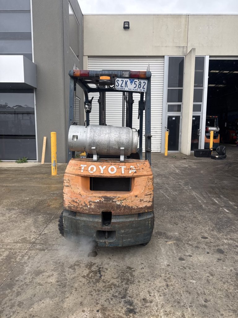 2002 Toyota 7FG18 1.8T LPG Forklift – 3.7m Standard Mast, Side Shift